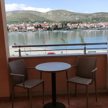 Kapetanovi Dvori Apartment *