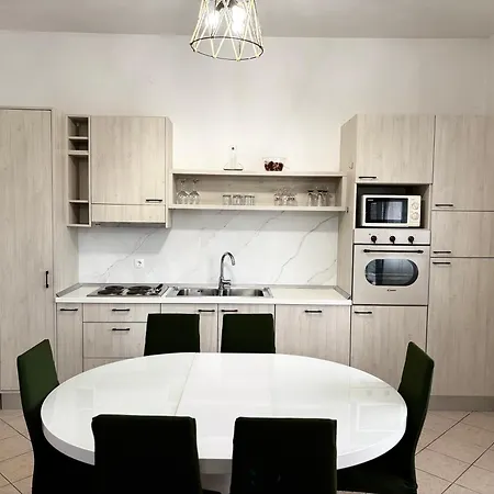 Kapetanovi Dvori Apartment *