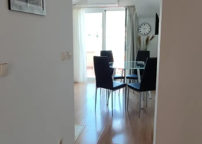 Kapetanovi Dvori *