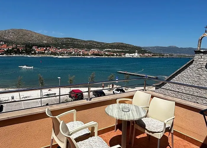 Kapetanovi Dvori *