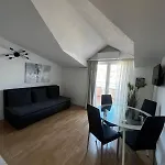 Kapetanovi Dvori Apartment *