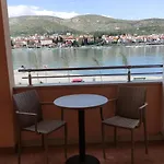 Kapetanovi Dvori Apartment *