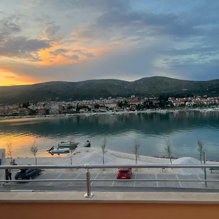 Kapetanovi Dvori Apartamento Trogir