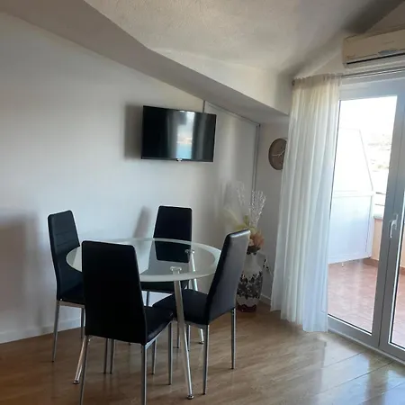 Kapetanovi Dvori * Trogir