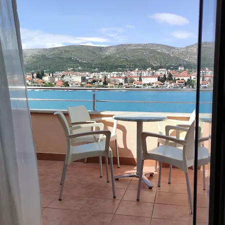 Kapetanovi Dvori * Trogir