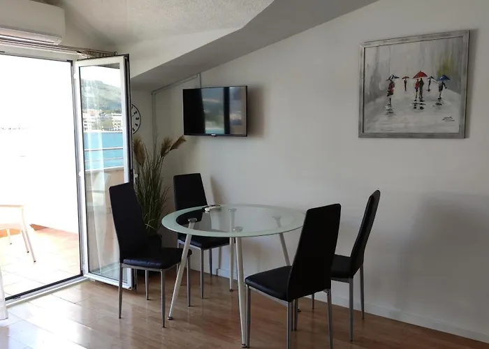 Kapetanovi Dvori Διαμέρισμα *