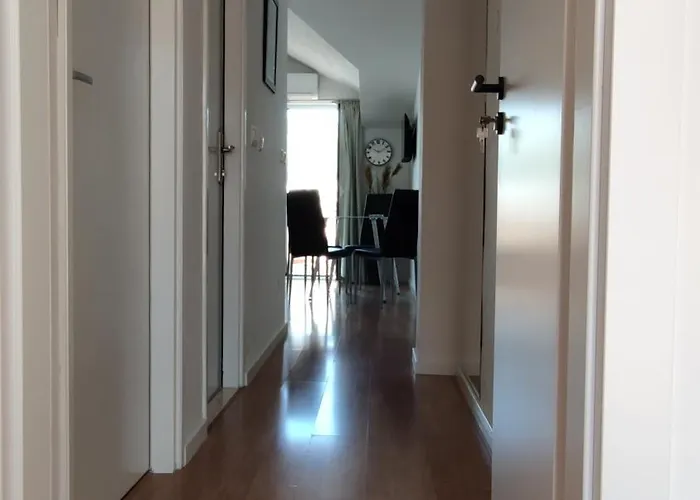 Kapetanovi Dvori شقة