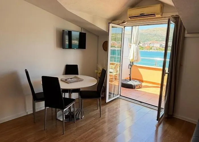 Διαμέρισμα Kapetanovi Dvori Τρογκίρ