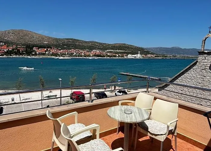Kapetanovi Dvori *