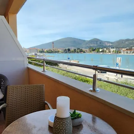 Kapetanovi Dvori アパート *