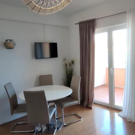 Kapetanovi Dvori トロギール